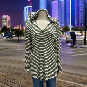 Striped Small Green & White V-Neck Long Sleeve Sweater Hoodie Casual Relaxed Fit